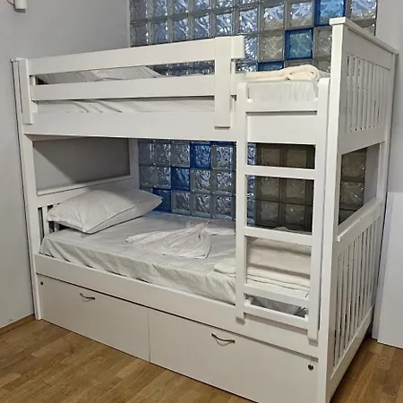 Ihosteltr Хостел